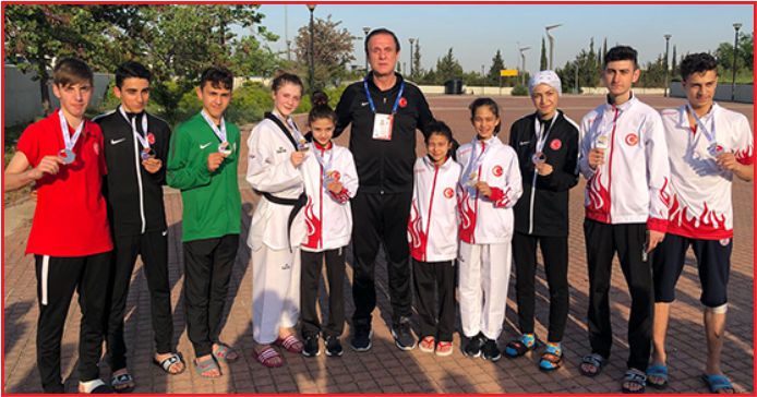 TAEKWONDO MİLLİ TAKIMI ATİNA’DA SINAV VERİYOR