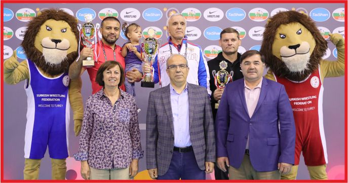 TÜRKİYE SERBEST STİLDE ŞAMPİYON OLDU