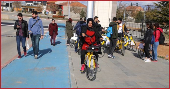 ÜNİVERSİTELİLER "AKILLI BİSİKLET" İLE KAMPÜS YOLLARINDA
