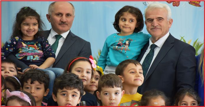 VALİ MERAL MİNİK ÖĞRENCİLERLE