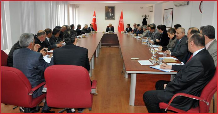 VALİ MERAL MUHTARLARLA BİR ARAYA GELDİ