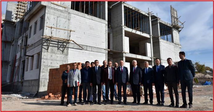 VALİ MERAL  REHBERLİK VE ARAŞTIRMA MERKEZİ HİZMET BİNASINDA İNCELEDİ