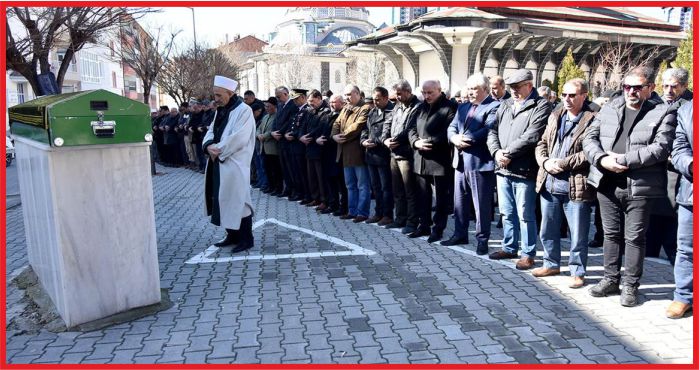 VALİ MERAL ŞEHİT BABASININ CENAZESİNE KATILDI