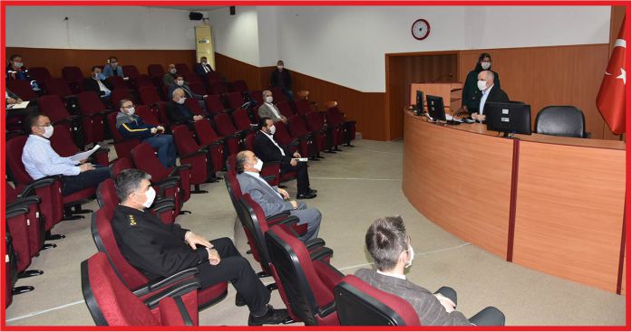 VALİ MERAL: “VATANDAŞLAR KURALLARA TİTİZLİKLE RİAYET ETMELİ”