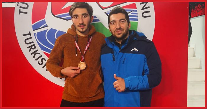 YAVUZ ŞALKACI’DAN BRONZ MADALYA