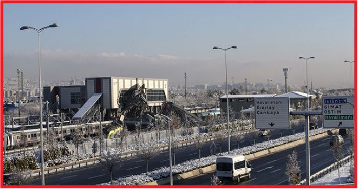 YHT, KILAVUZ LOKOMOTİFLE ÇARPIŞTI: 9 ÖLÜ 47 YARALI