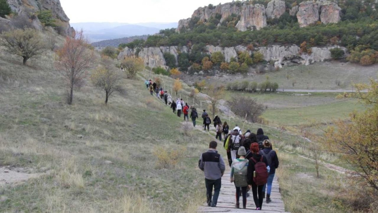 Anadolu Üniversitesi'nden Yazılıkaya Doğa Yürüyüşü
