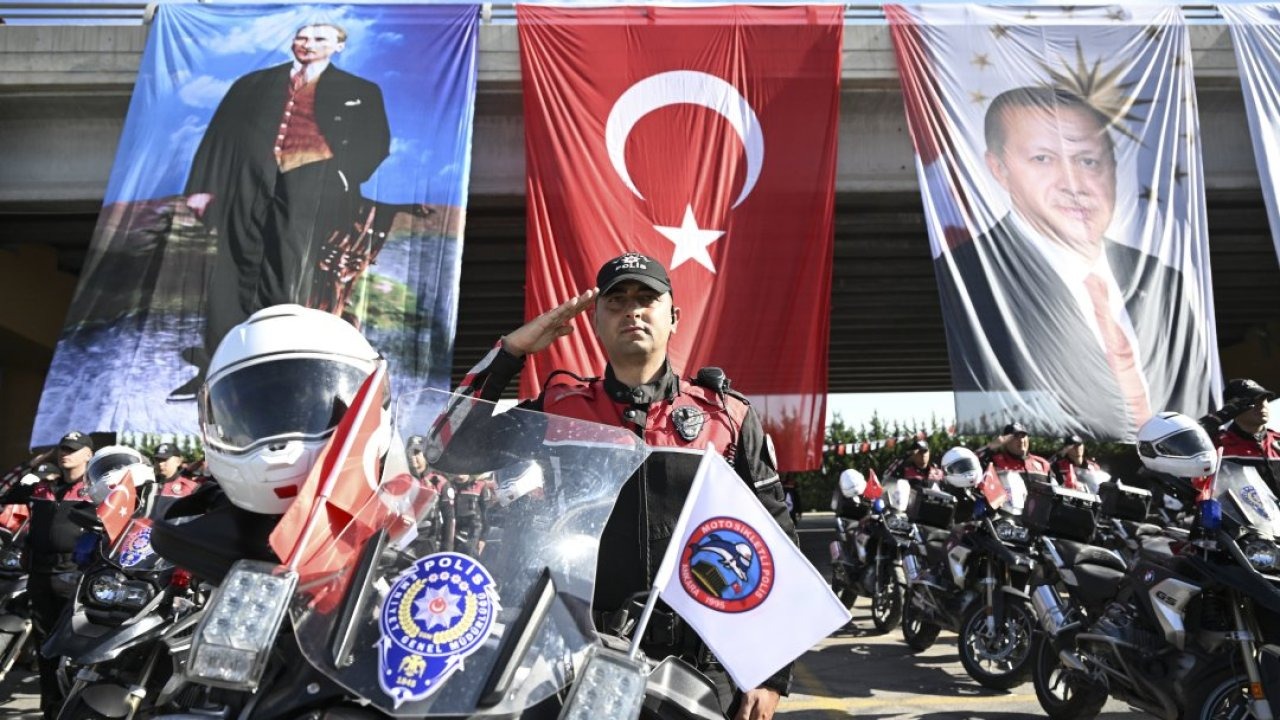 Ankara'da eğitimlerini tamamlayan 85 yunus polisi mezun oldu