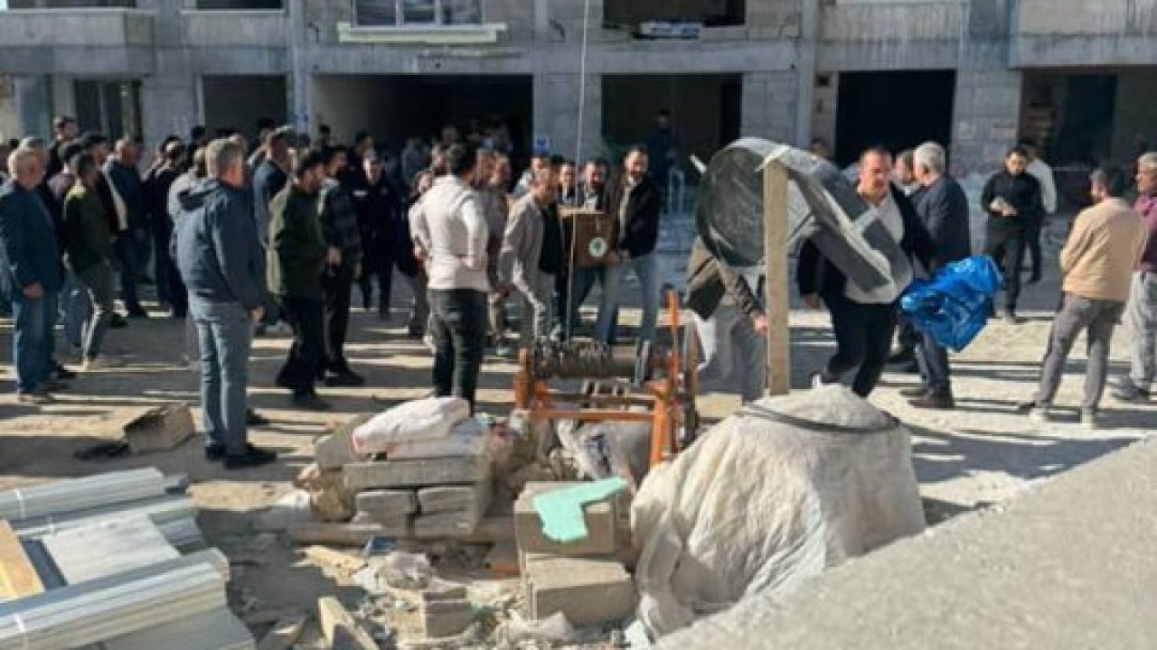 Ankara&#039;da inşaatın 12&#039;nci katındaki yük asansöründen düşen 2 işçi öldü