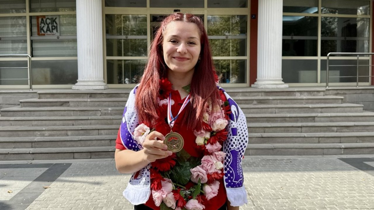 Avrupa şampiyonu milli boksör Yılmaz, Kırşehir&#039;de coşkuyla karşılandı