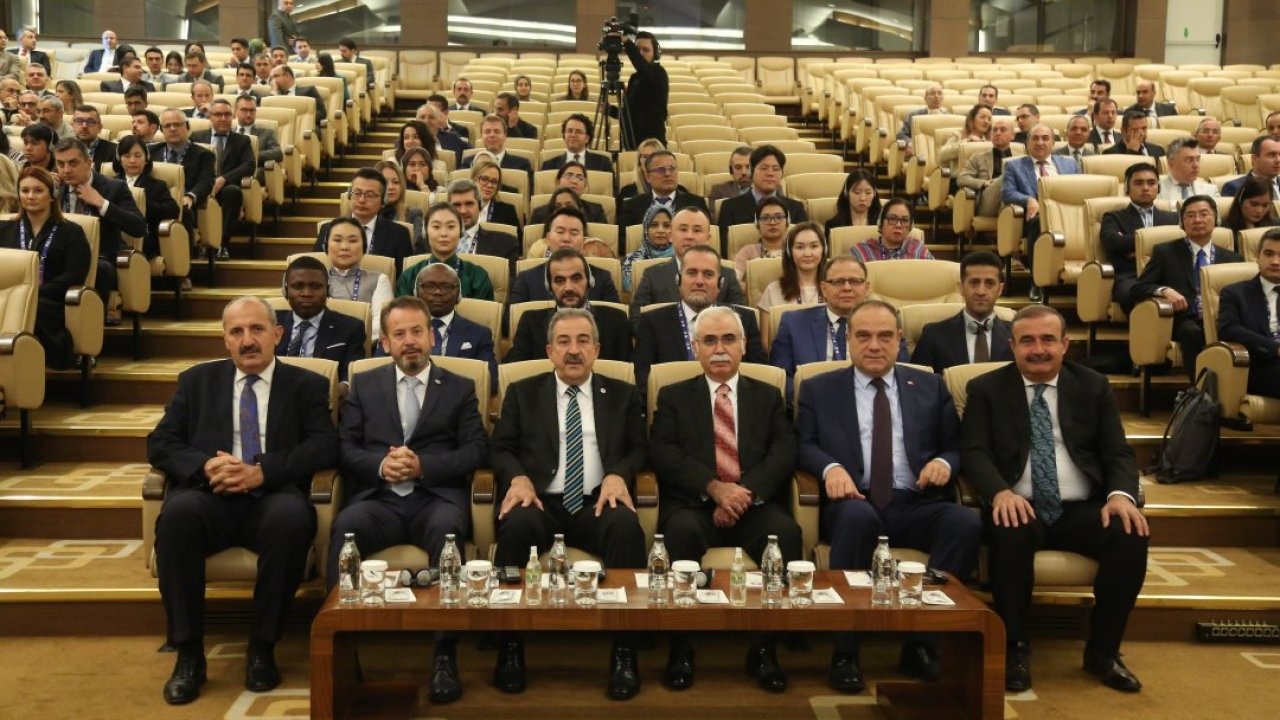 AYM Başkanı Özkaya, 13. Uluslararası Yaz Okulu Programı&#039;nda konuştu: