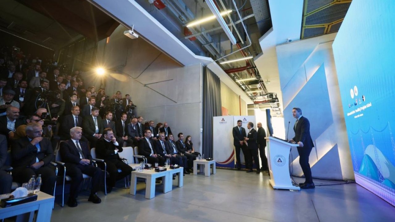 Bakan Bayraktar, son 23 yılda yenilenebilir enerjideki devrimde HES'lerin önemli rol oynadığını belirtti