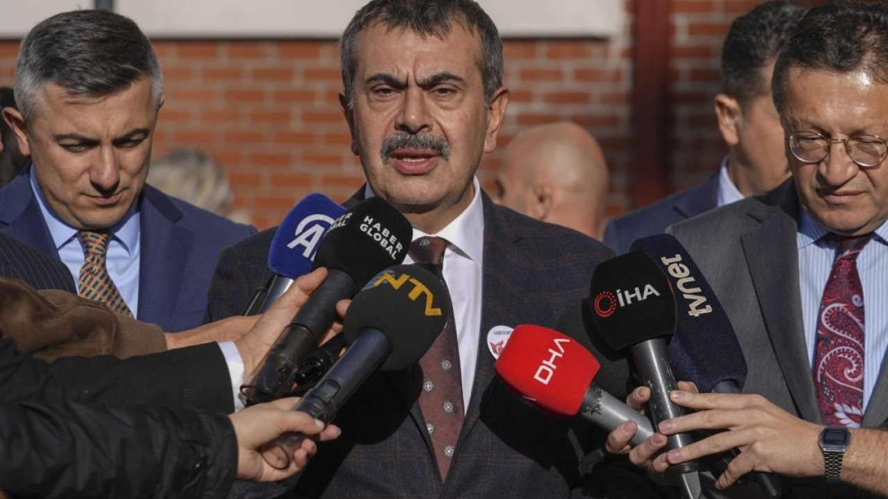 Bakan Tekin, geliri Gazze'ye bağışlanacak "Bir Okul Bin Umut Gazze Kermesi"ne katıldı: