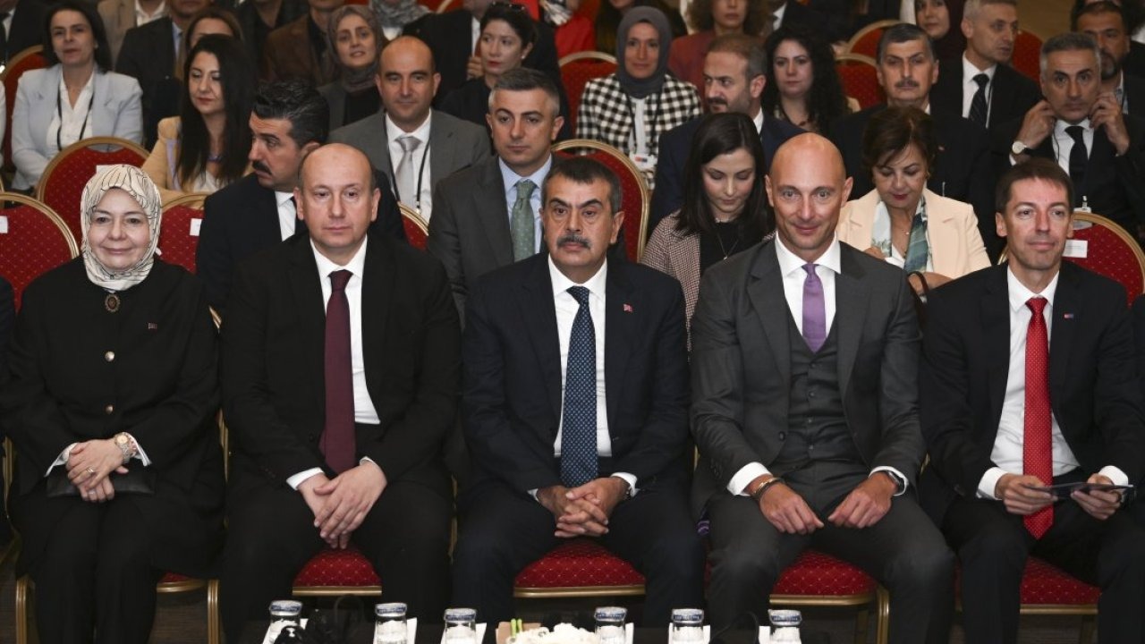 Bakan Tekin, "Öğretmen Eğitimi Dijital Ekosistemi Projesi" tanıtım programında konuştu: