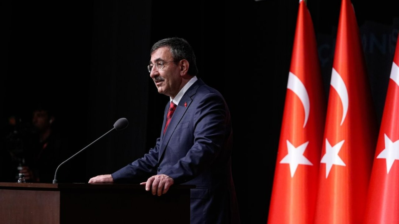 Başkentte &quot;I. Hukuk ve Teknolojide Yeni Ufuklar Uluslararası Sempozyumu&quot; düzenlendi