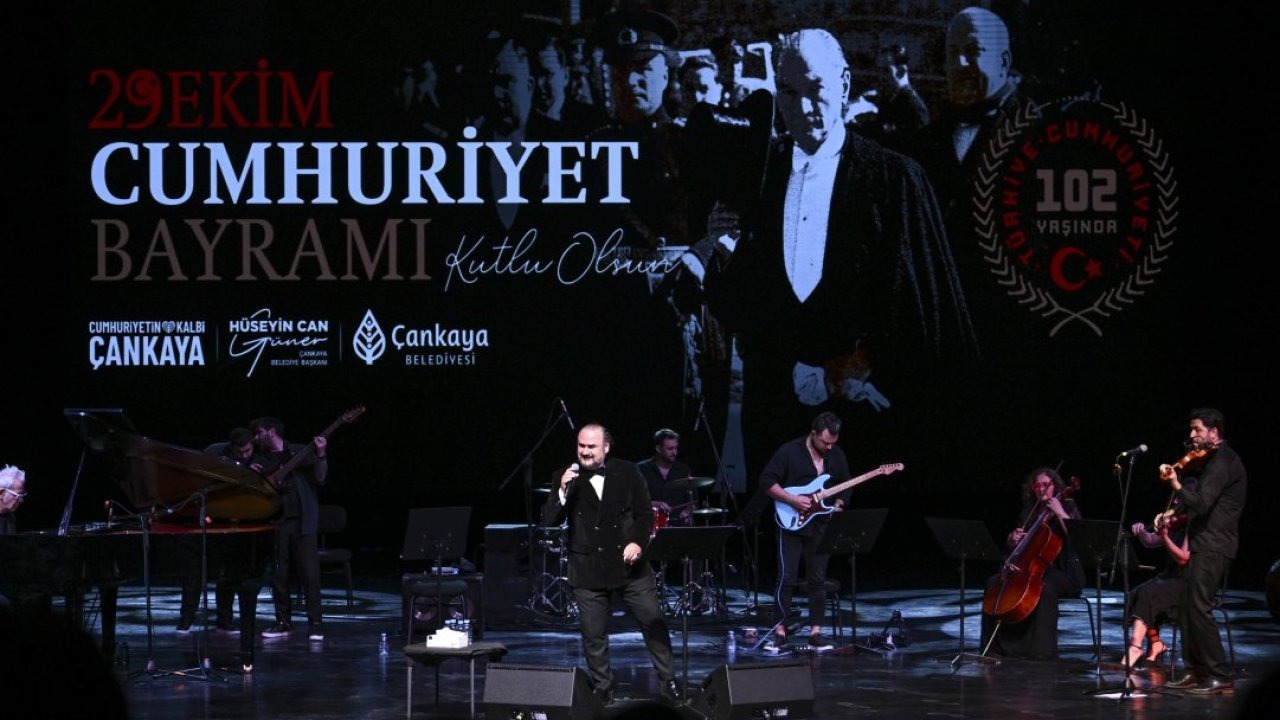 Çankaya Belediyesi, Cumhuriyet'in 102. yılını Hakan Aysev konseriyle kutladı