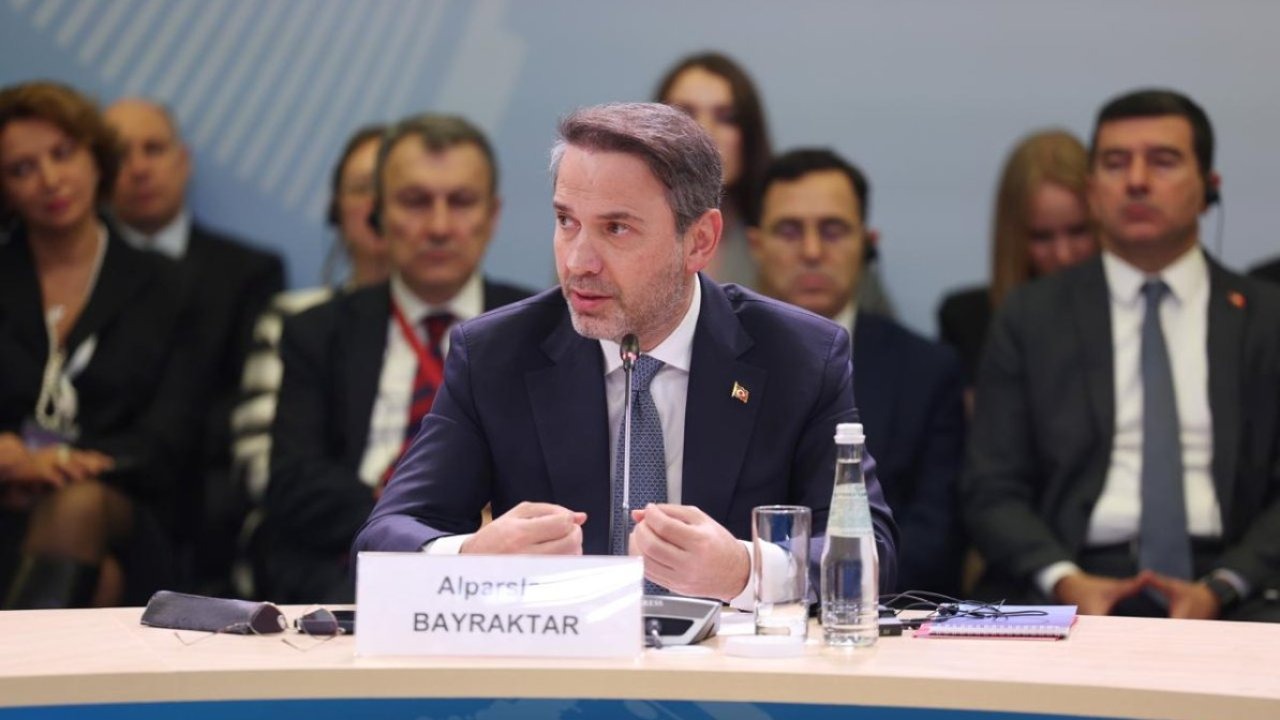 Enerji Bakanı Bayraktar, Rus, Macar, Vietnamlı ve Suudi Arabistanlı bakanlarla görüştü