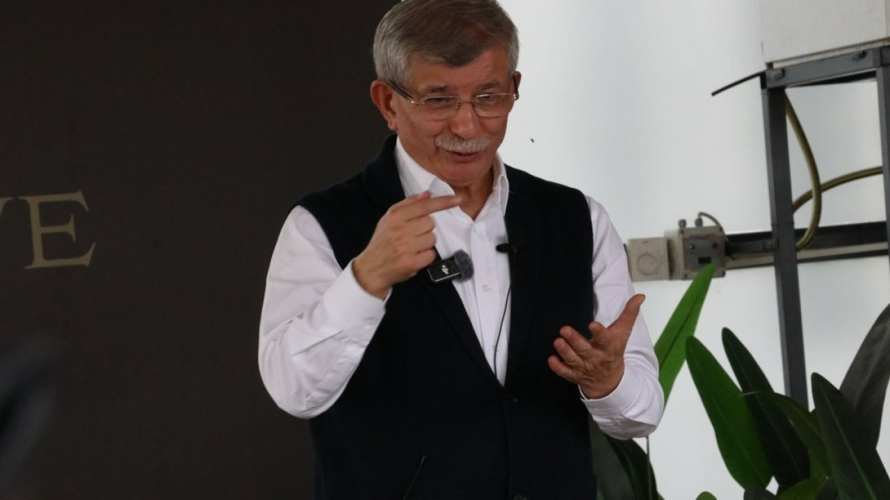 Gelecek Partisi Genel Başkanı Davutoğlu, Kayseri&#039;de &quot;Küresel Vicdan&quot; konulu söyleşiye katıldı: