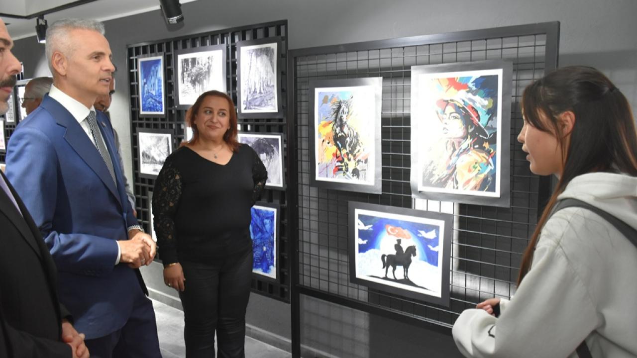 Genç yetenekler Cumhuriyet&#039;i resmetti