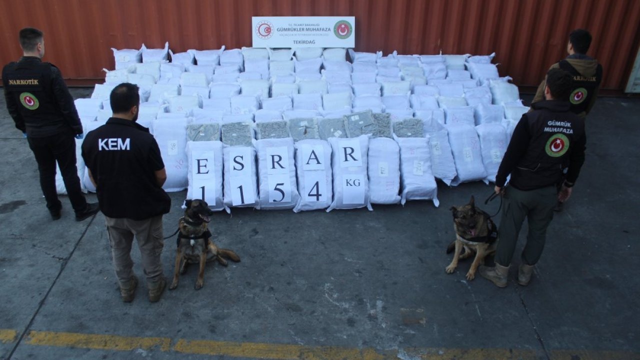 Gümrükler Muhafaza Müdürlüğü ekipleri Tekirdağ ve Edirne'de 1,3 ton uyuşturucu ele geçirdi
