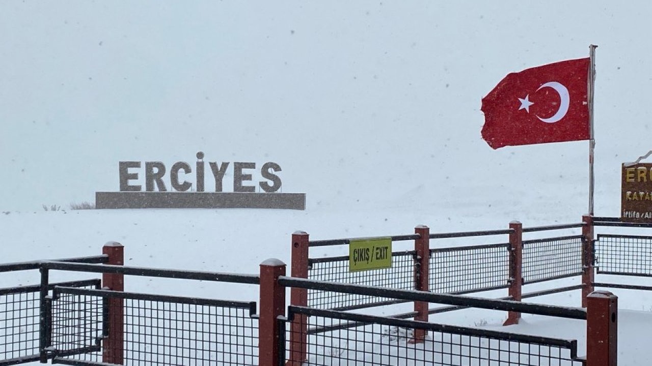 İç Anadolu&#039;nun zirvesi Erciyes&#039;te kar etkili oluyor