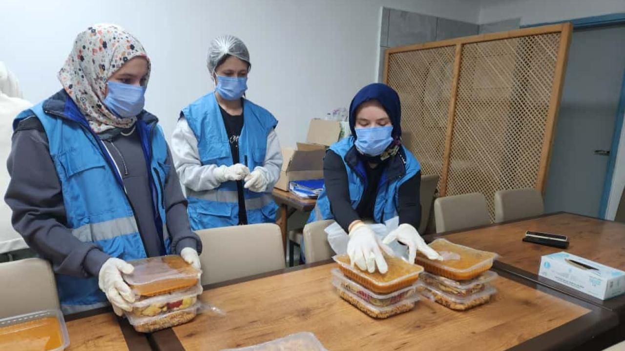 Karamanlı geçler gönülleri kazandılar