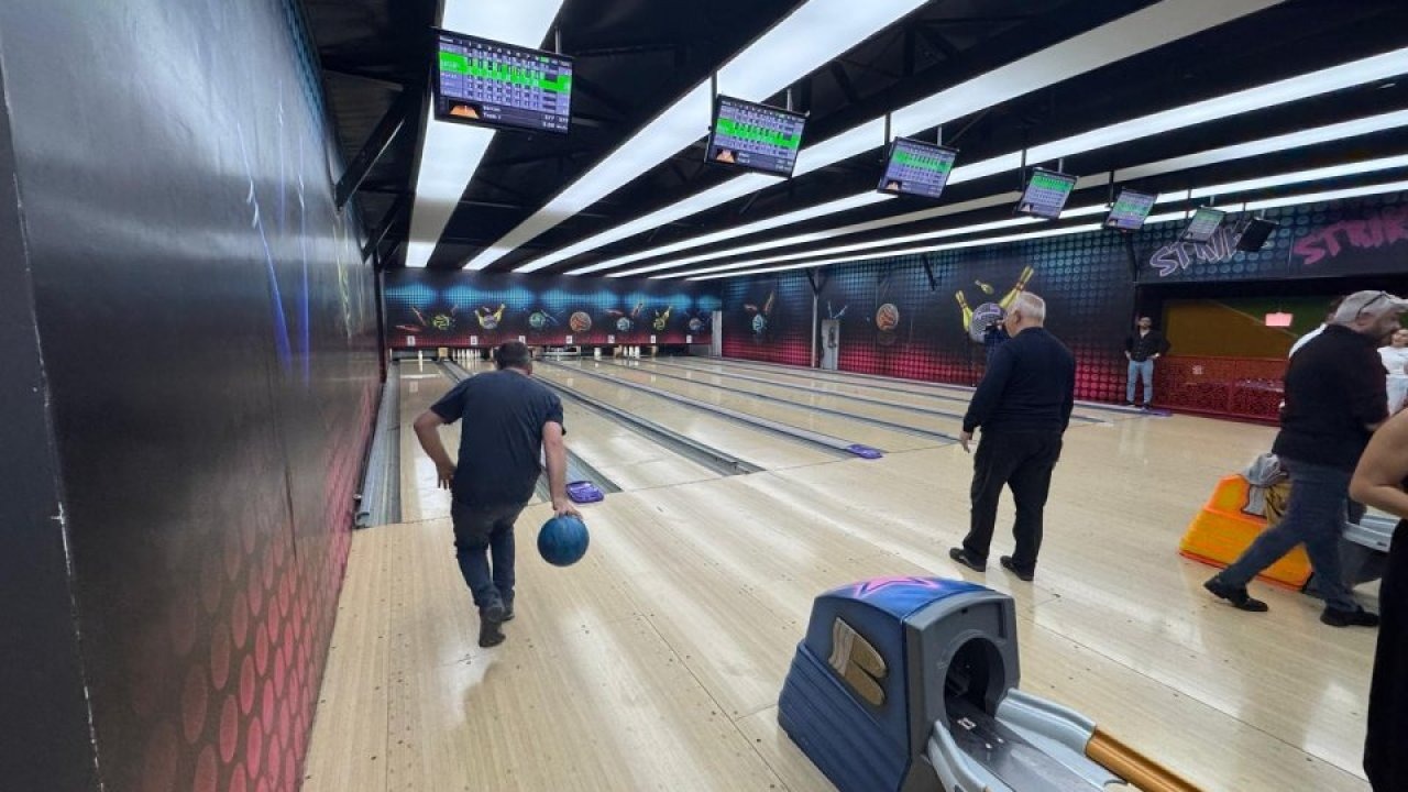 Kayseri Gazeteciler Cemiyeti bowling turnuvası düzenledi