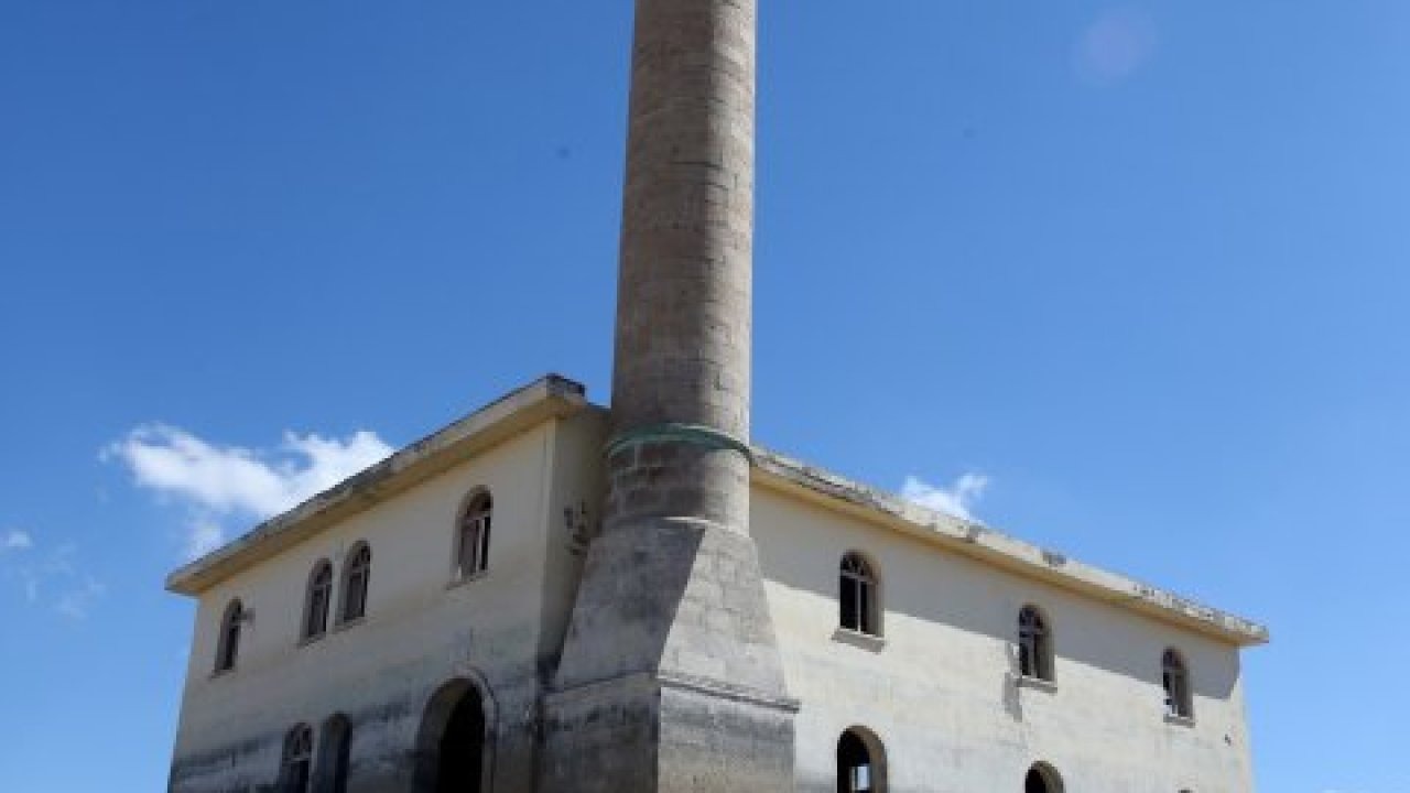 Kayseri'de baraj suyu çekilince eski 4 yerleşim yeri ortaya çıktı