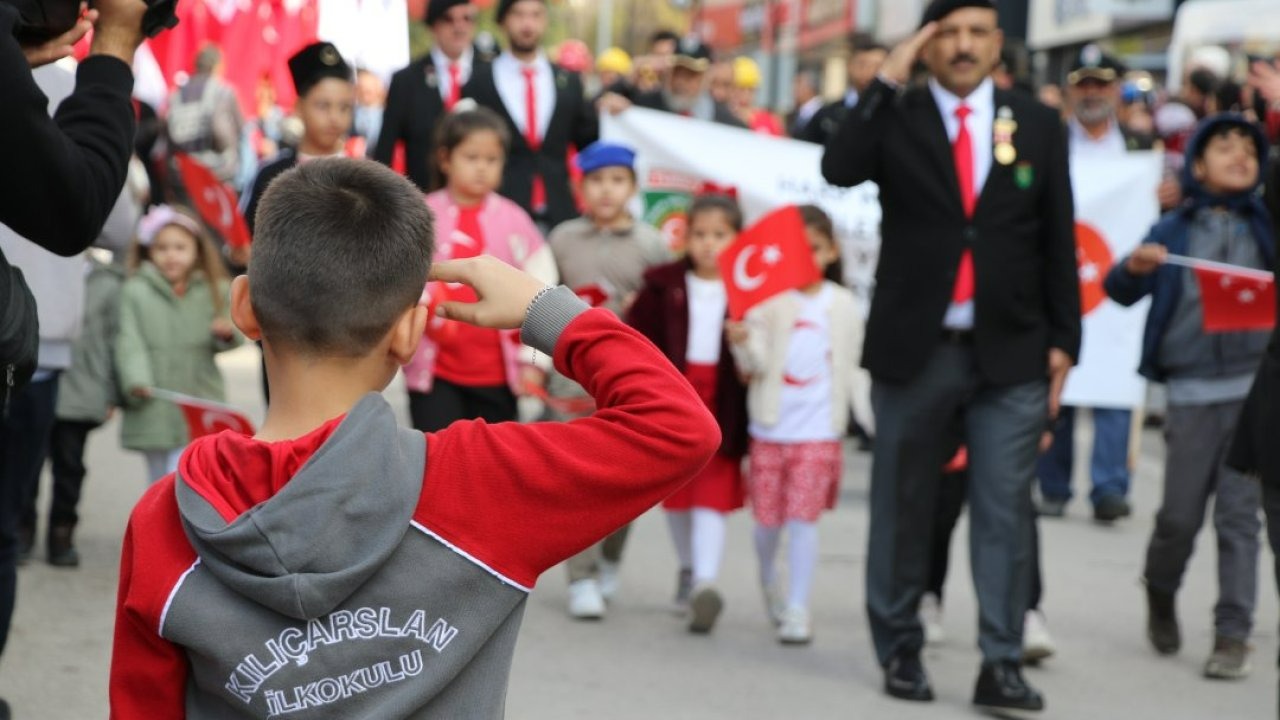 Konya ve çevre illerde Cumhuriyet&#039;in 102. yıl dönümü kutlanıyor