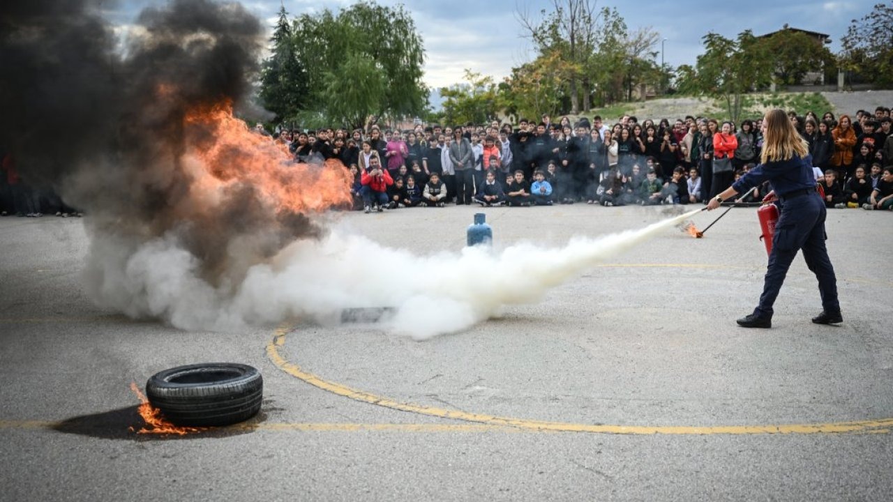 MEB&#039;den afetlere karşı okullarda eş zamanlı tahliye tatbikatı