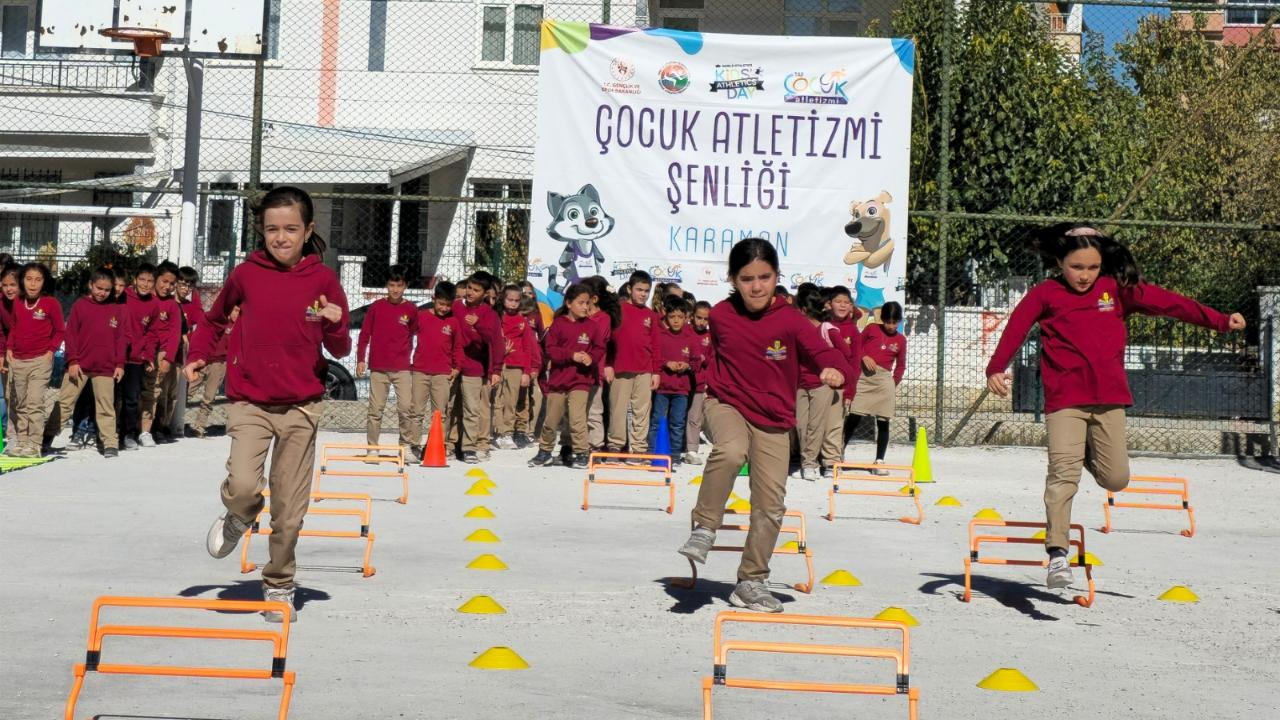 Minik kalpler atletizmle atıyor