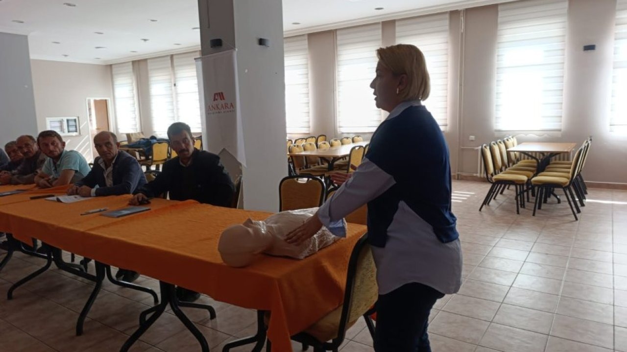 Nallıhan'da muhtarlara temel ilk yardım eğitimi verililiyor