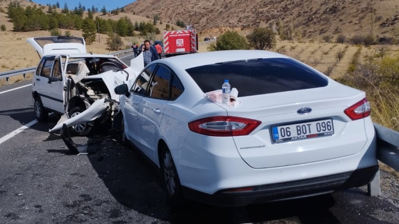 Nevşehir&#039;de iki otomobilin çarpıştığı kazada 4 kişi yaralandı