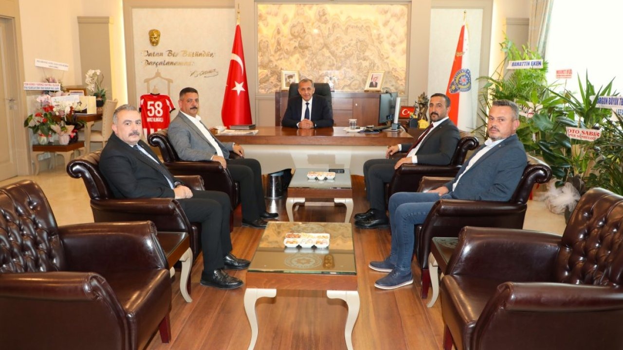 Sivas Ticaret Borsası üyelerinden İl Emniyet Müdürü Alaağaçlı'ya "hayırlı olsun" ziyareti