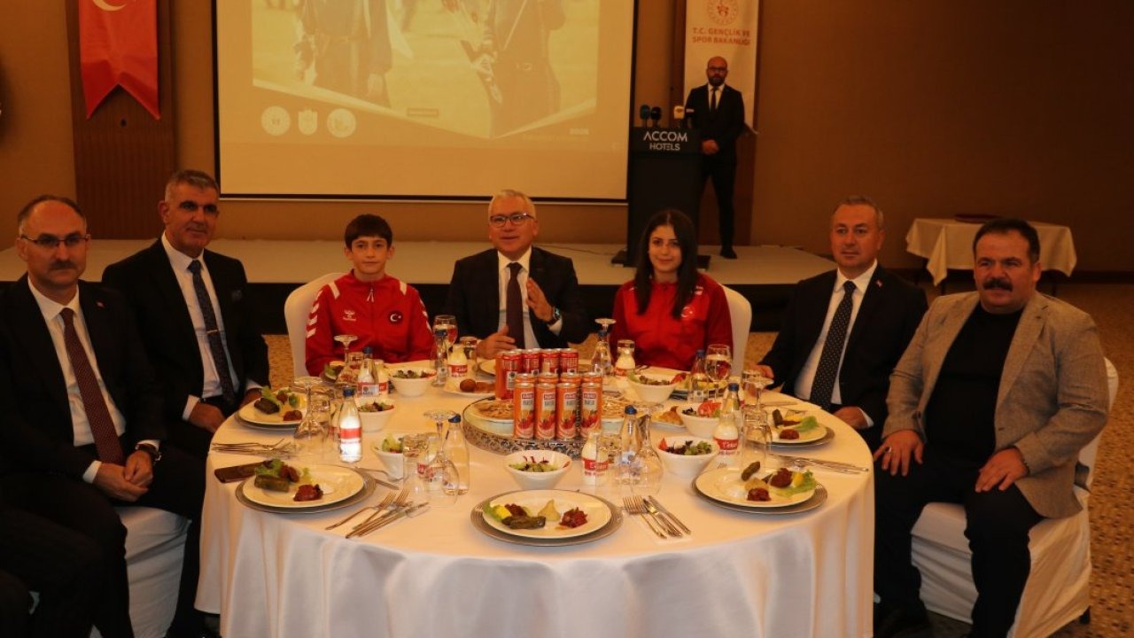 Sivas&#039;ta &quot;Zirvedeki Yiğidolar&quot; ödül töreni düzenlendi