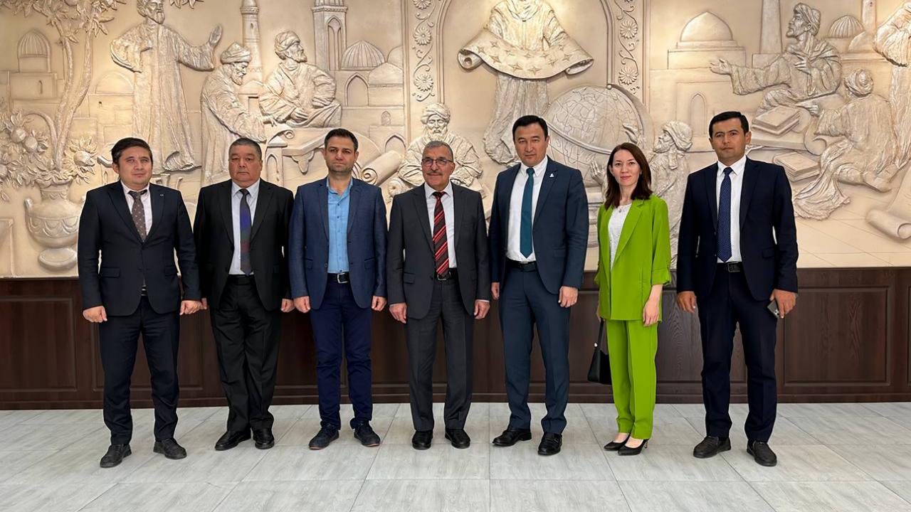 Taşkent'te KMÜ rüzgarı