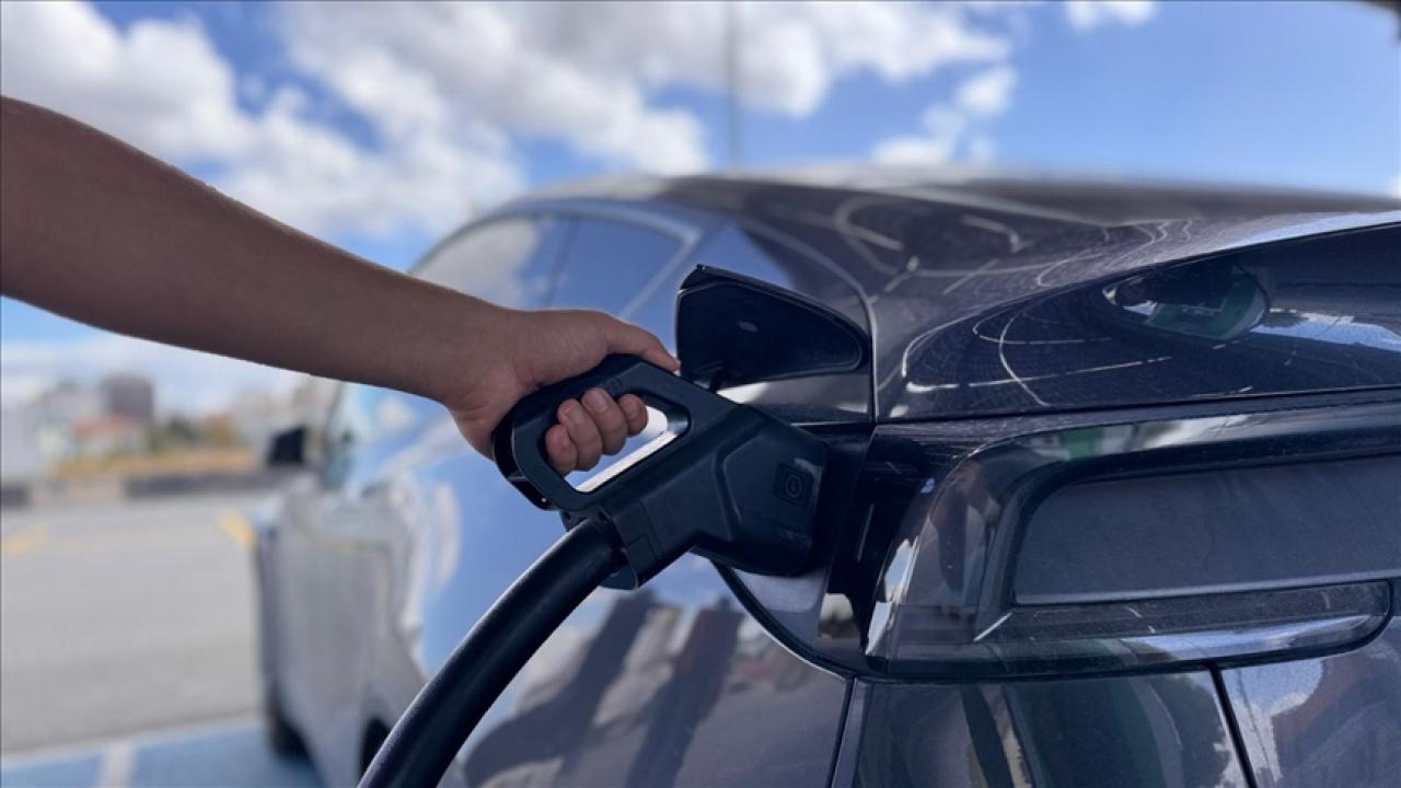 Tüketiciler Birliğinden &quot;elektrikli araç poliçelerindeki menzillere dikkat edin&quot; uyarısı