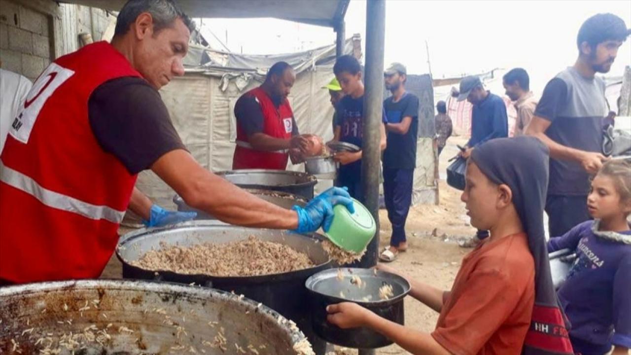 Türk Kızılayın yardımları sürüyor