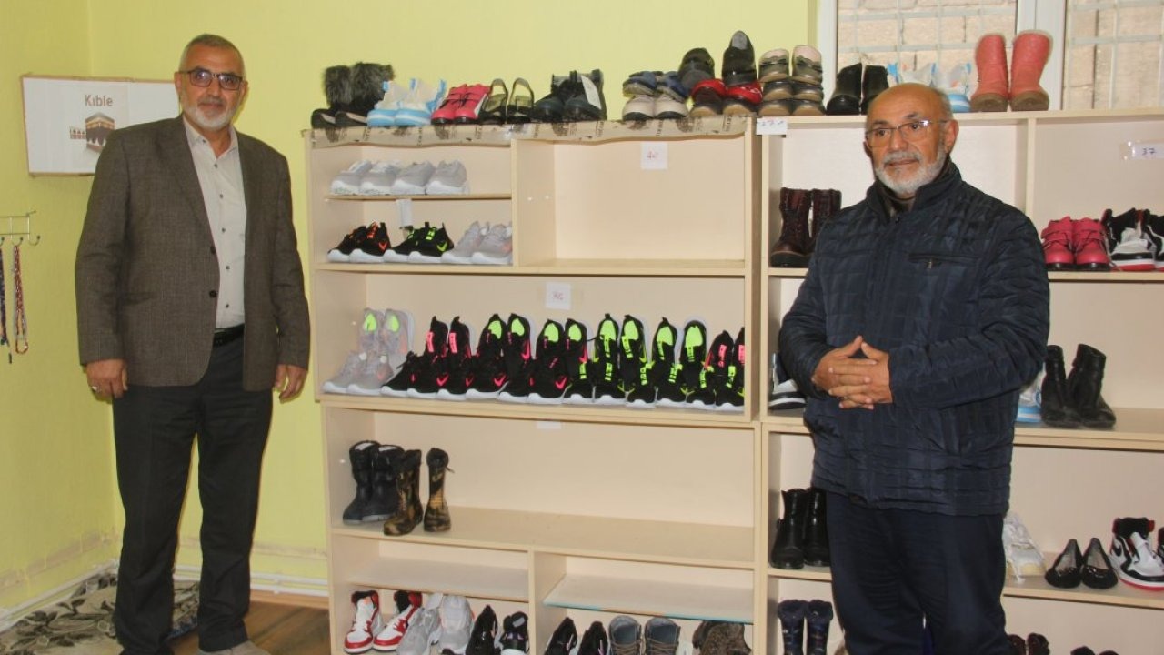 Zara Belediyesi Sosyal Market'e giysi desteği