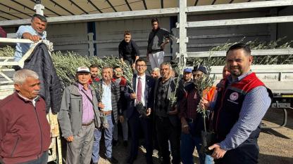 17 bin fidan üreticiye dağıtıldı