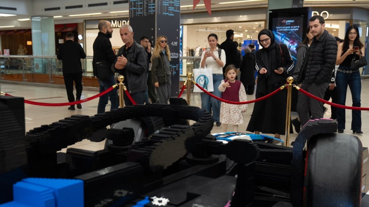 400 bin &quot;lego&quot; parçasıyla yapılan Formula 1 aracı Ankara&#039;da sergileniyor