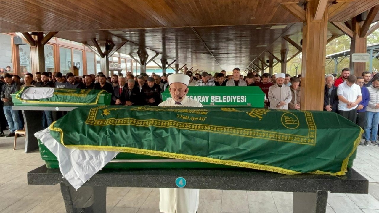 Ankara&#039;da trafik kazasında hayatını kaybeden aynı aileden 3 kişi Aksaray&#039;da defnedildi