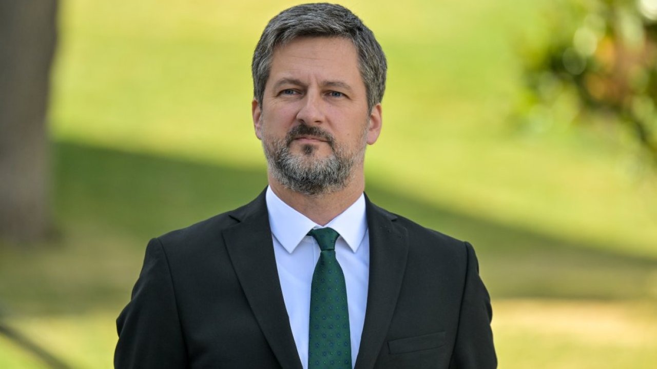 Ankara'nın ilk "Tuğrul Kuşu" heykeli Macaristan Büyükelçiliği'nin ev sahipliğinde açıldı