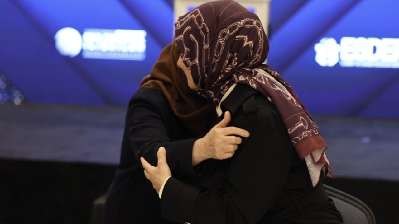 Bakan Göktaş, &quot;Esnaf Ailesi Olmak&quot; projesinin galasına katıldı: