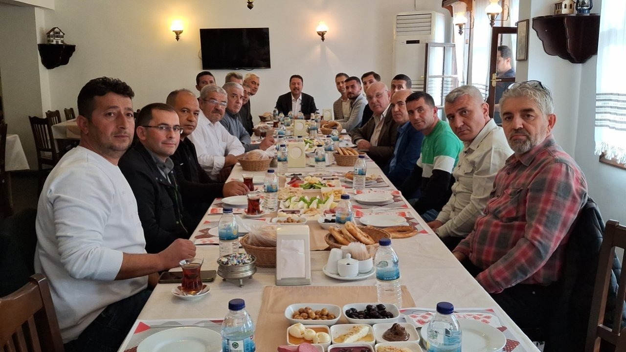 Beypazarı Belediye Başkanı Özer Kasap, muhtarlarla buluştu