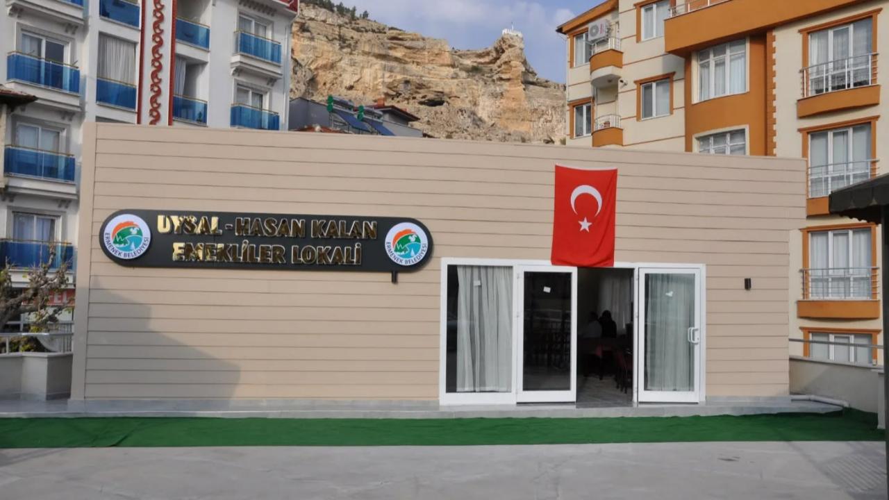 Emekliler lokali Ermenek’te hizmete başladı