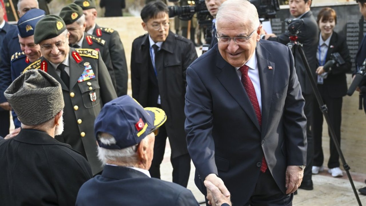 Güney Kore Devlet Başkanı Lee, Ankara'daki "Kore'de Savaşan Türkler Anıtı"nı ziyaret etti