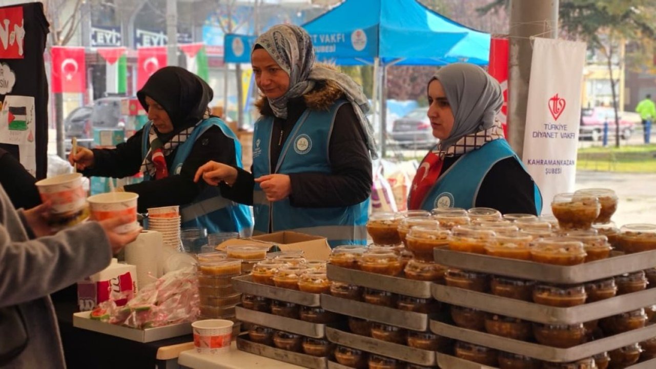 Kahramankazan'da Gazze için hayır çarşısı açıldı