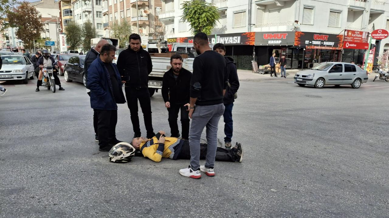 Karaman&#039;da motosiklet devrildi: 1 yaralı