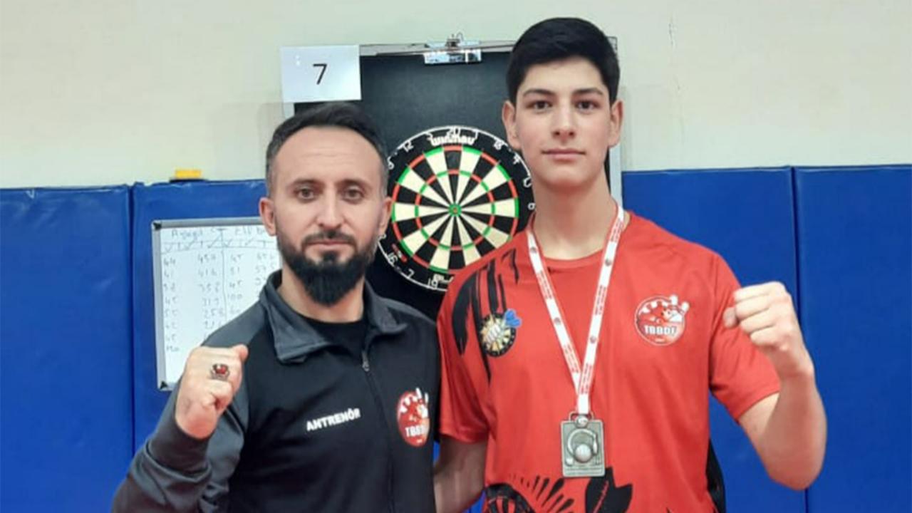Karamanlı dartçı Türkiye ikincisi oldu